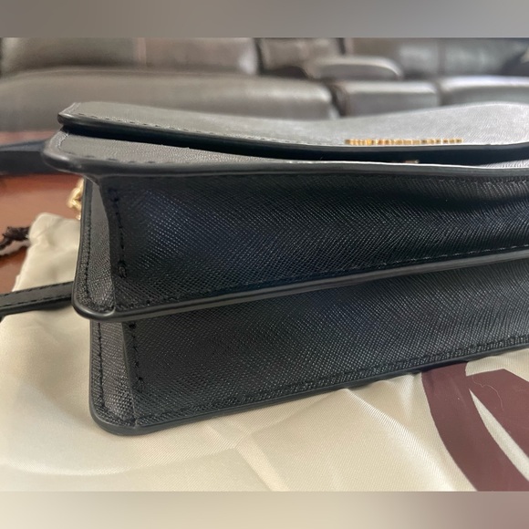 Michael Kors Black Saffiano Leather Crossbody Shoulder Bag Gold Chain - Picture 8 of 11